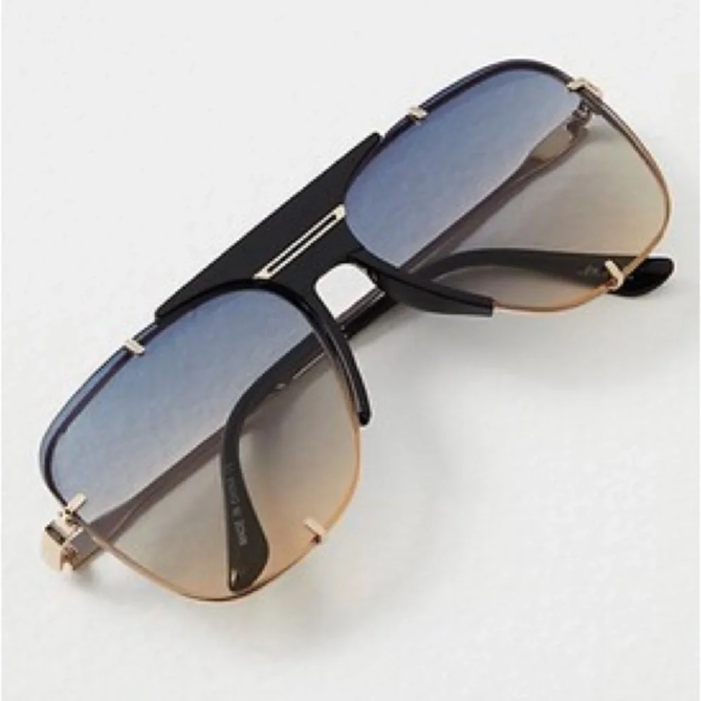 Free people Dylan Stylish “Green “Aviator Sunglasses